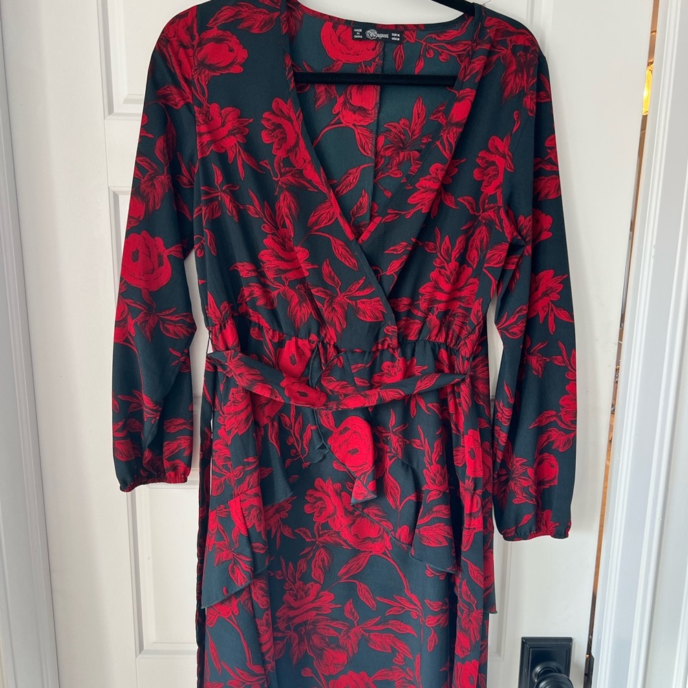 Floral long sleeve v neck dress
